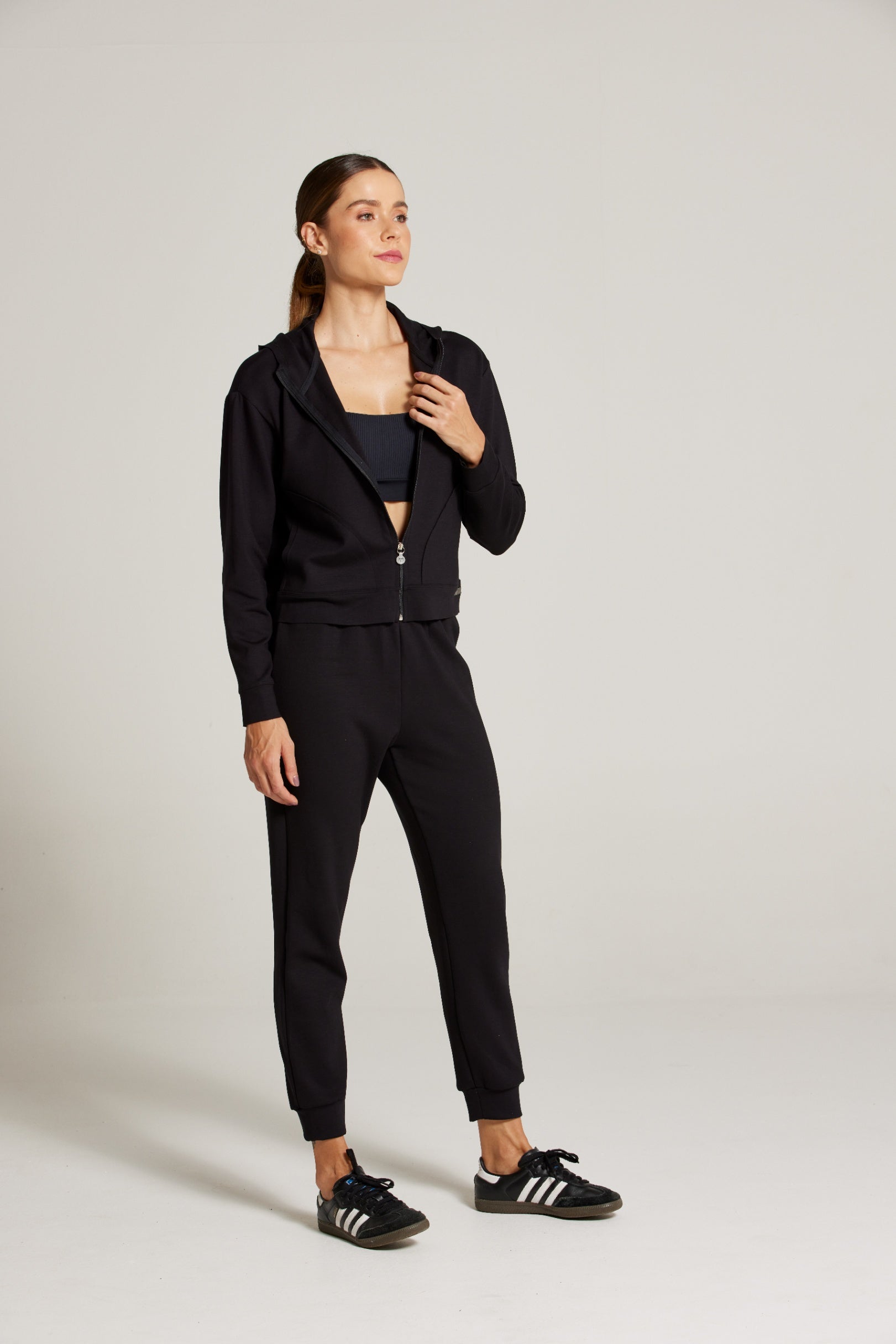 Conjunto Essence (Moletom com Capuz e Calça)
