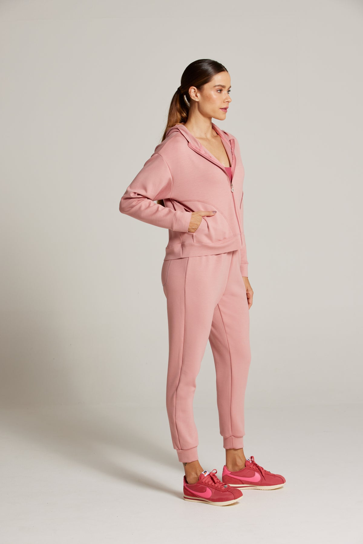 Conjunto Essence (Moletom com Capuz e Calça)