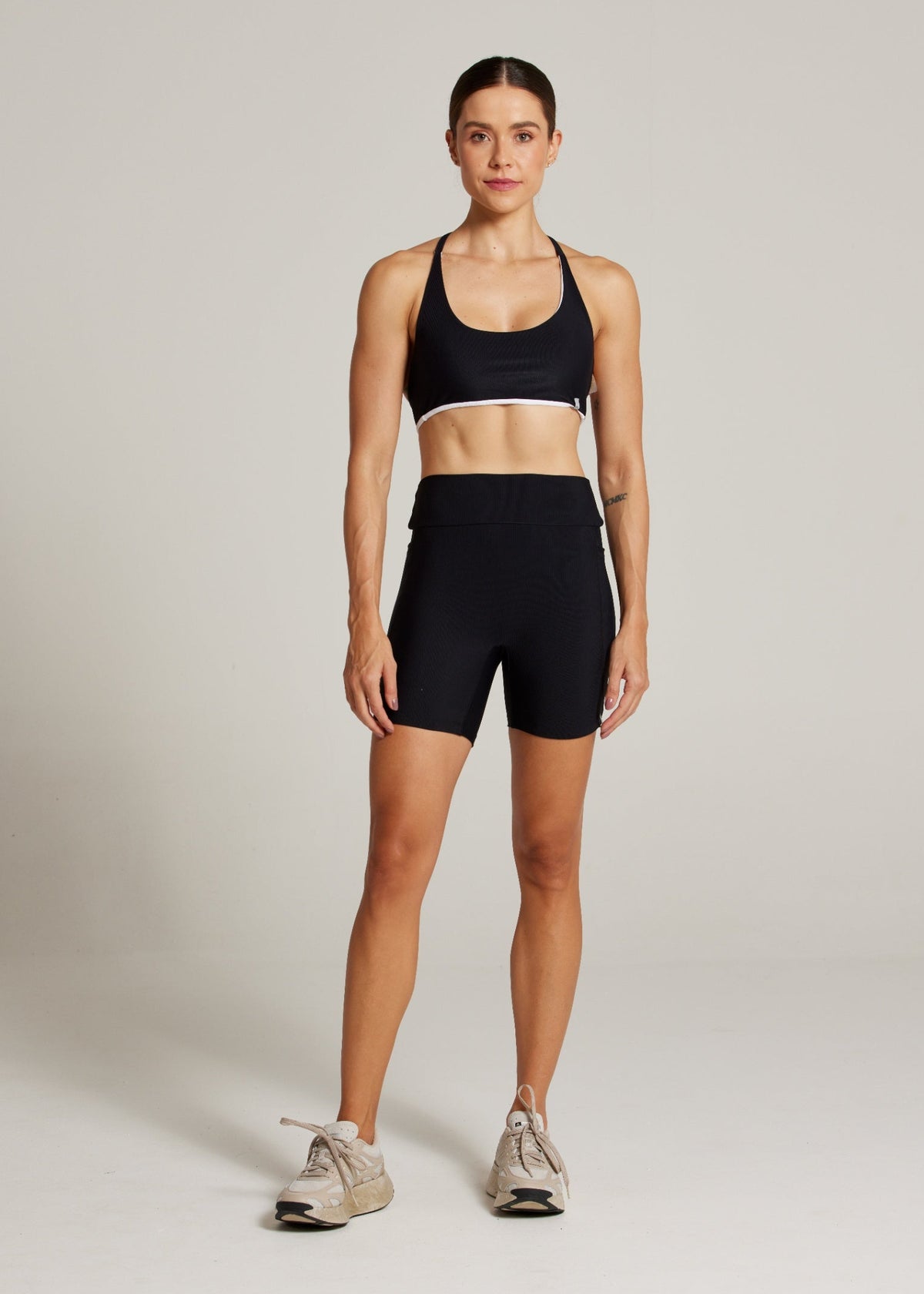 SHORT CANELADO COM BOLSO LIVING TX