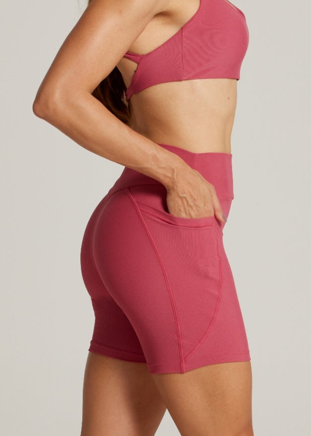 SHORT CANELADO COM BOLSO LIVING TX