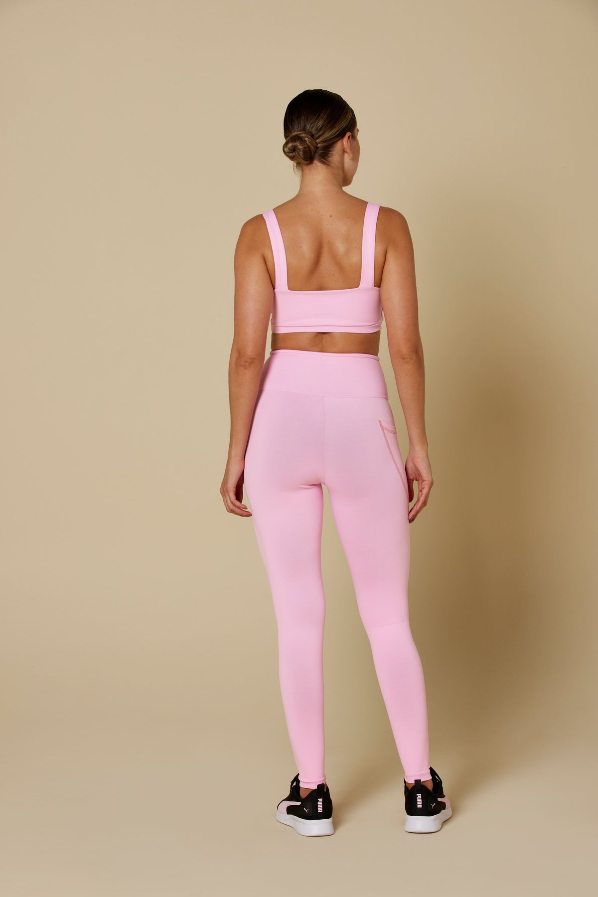 CALÇA LEGGING BLACKOUT COM BOLSO