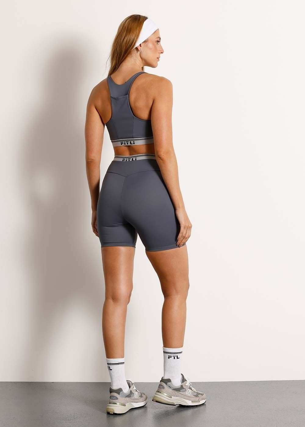 SHORT COM ELÁSTICO FAST AR